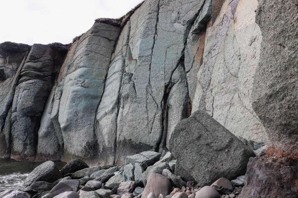 Green_rock_1